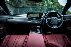 Lexus ES300h F-Sport 2018 года  (JP)